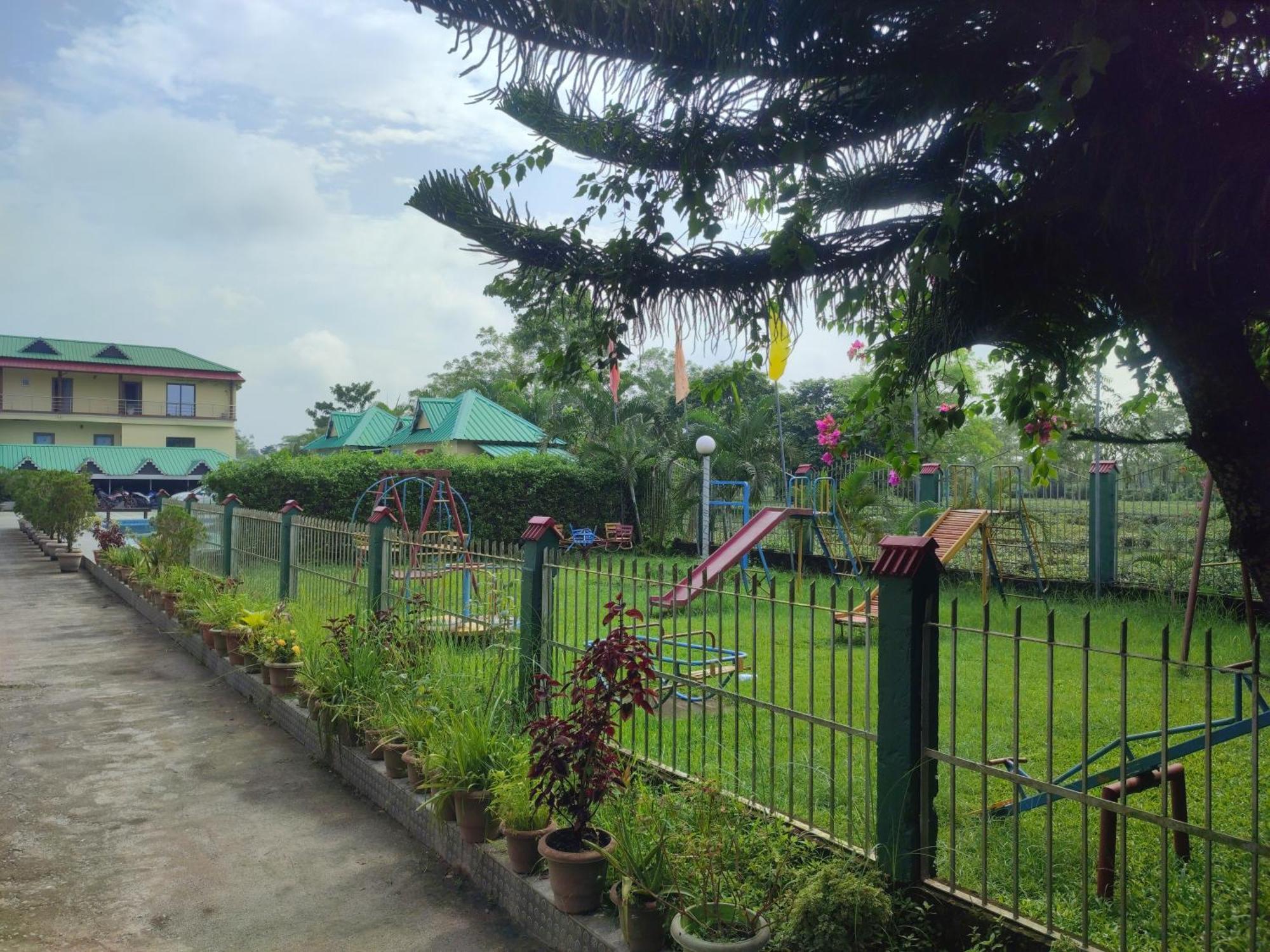 Maa Greenary View - A Holiday Resort Alipur Duar Bagian luar foto